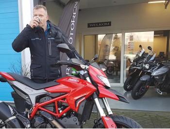 Testrit Ducati hypermotard 821 (110pk 89nm) van onze motorvriend Ronald!