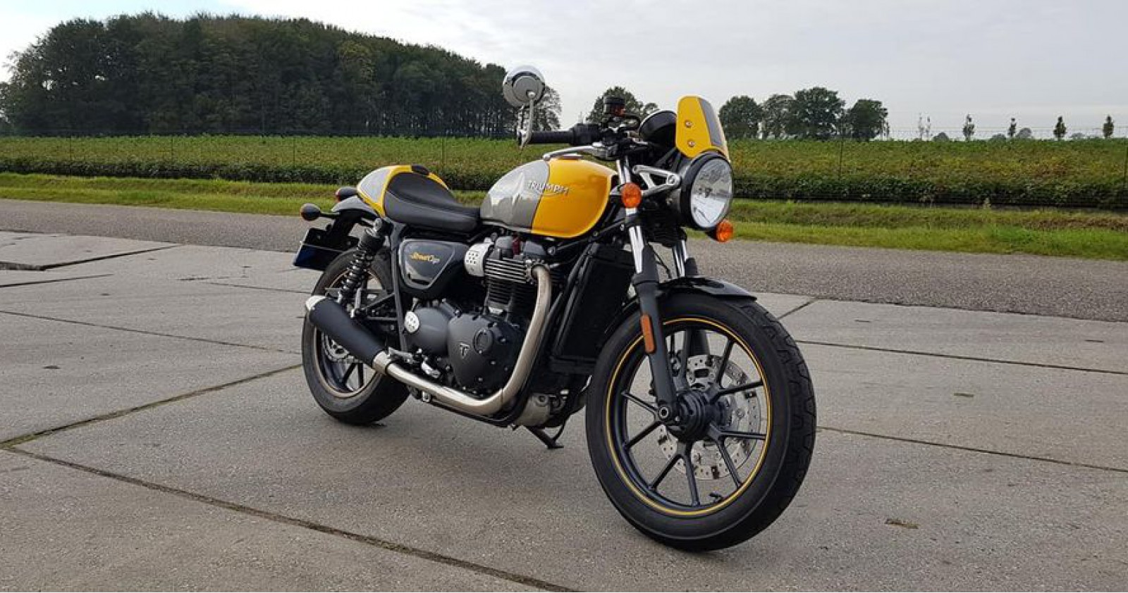 Testrit Triumph Streetcup (55pk, 80nm) van onze motorvriend Ronald!