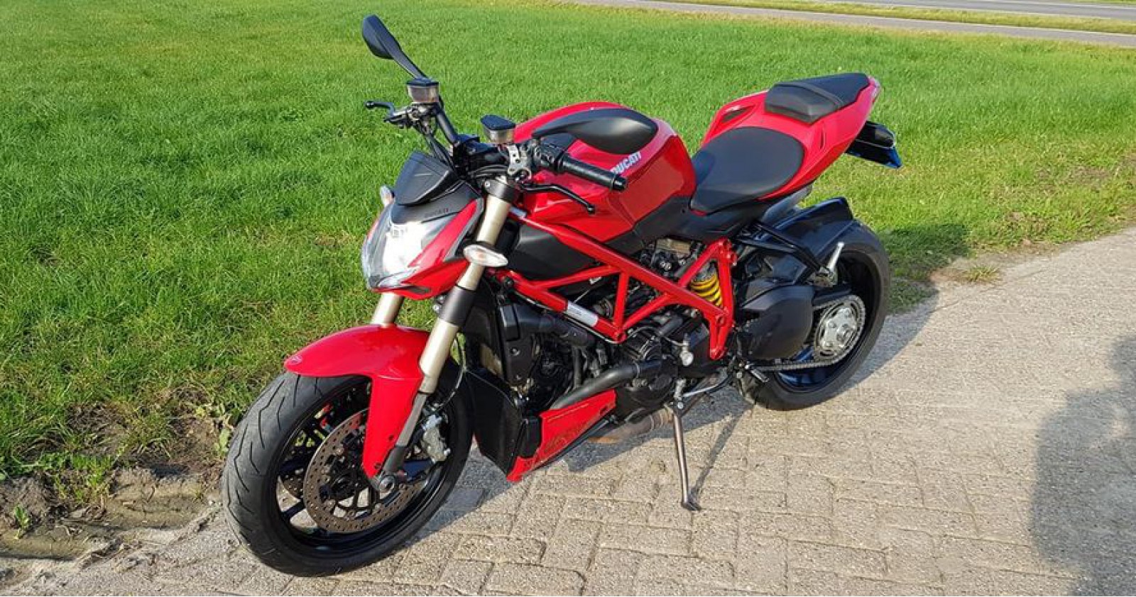 Testrit Ducati Streetfighter 848 (132pk, 94nm) van onze motorvriend Ronald!