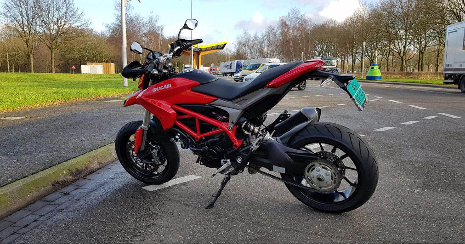 Testrit Ducati hypermotard 821 (110pk 89nm) van onze motorvriend Ronald!