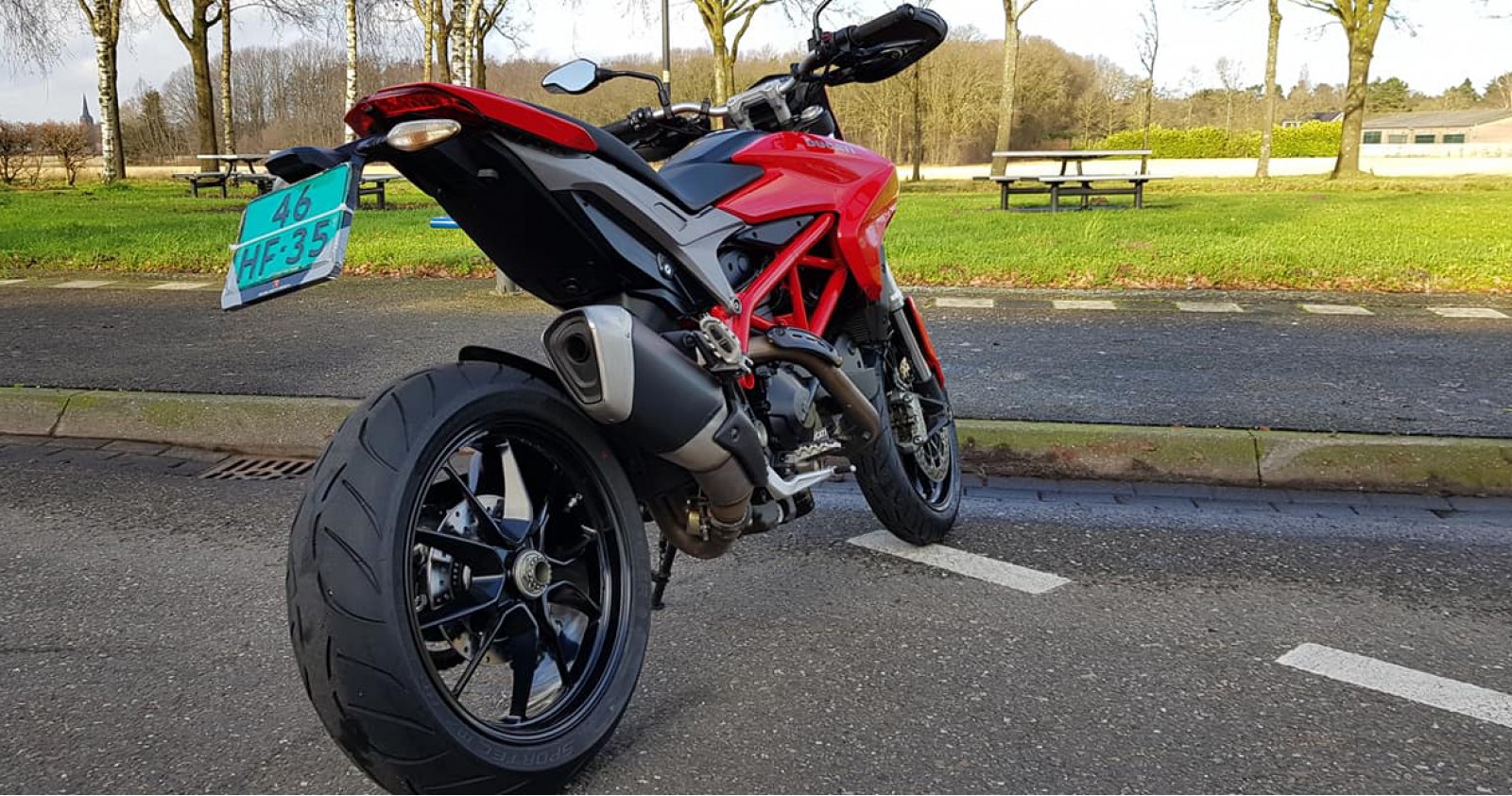 Testrit Ducati hypermotard 821 (110pk 89nm) van onze motorvriend Ronald!