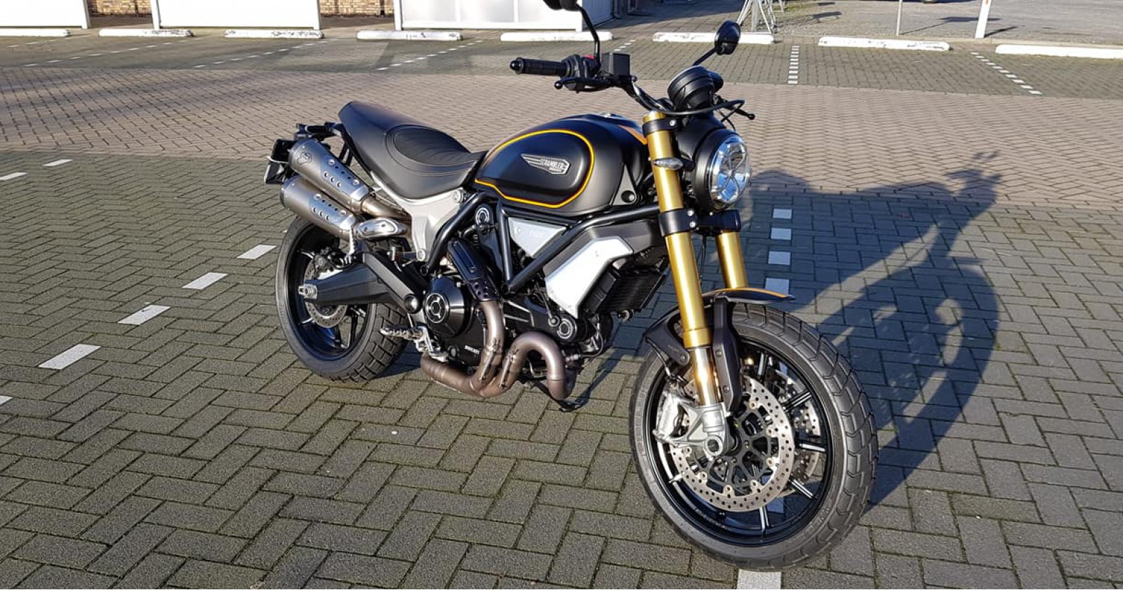 Testrit Ducati Scrambler 1100 sport (86pk 88nm) van onze motorvriend Ronald!