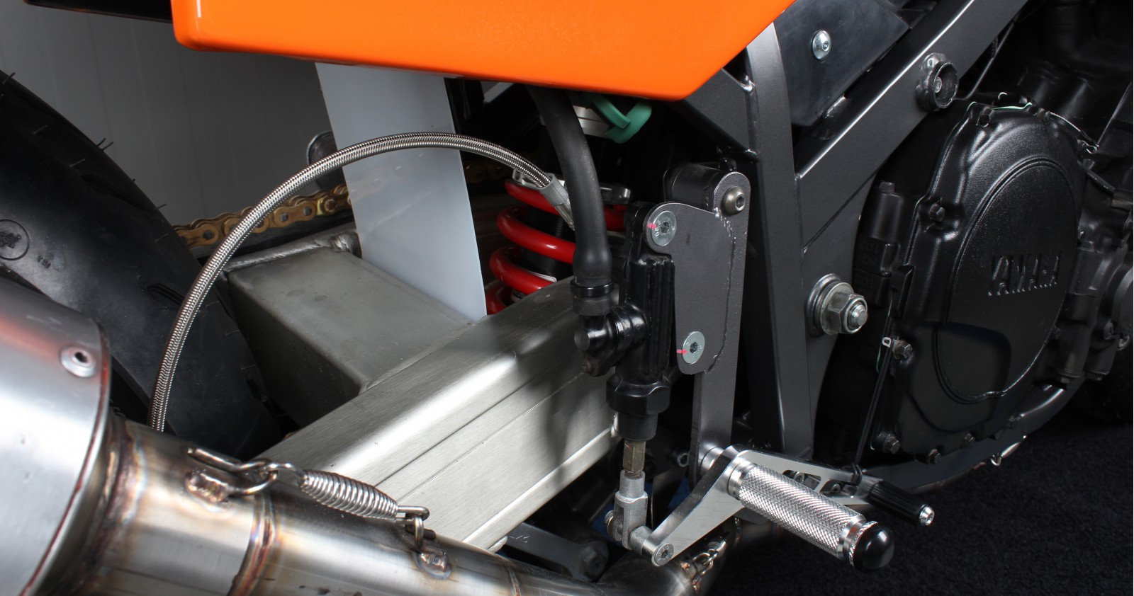 Project Ros Racing; onze Yamaha FZ-750 classic racer is KLAAR!