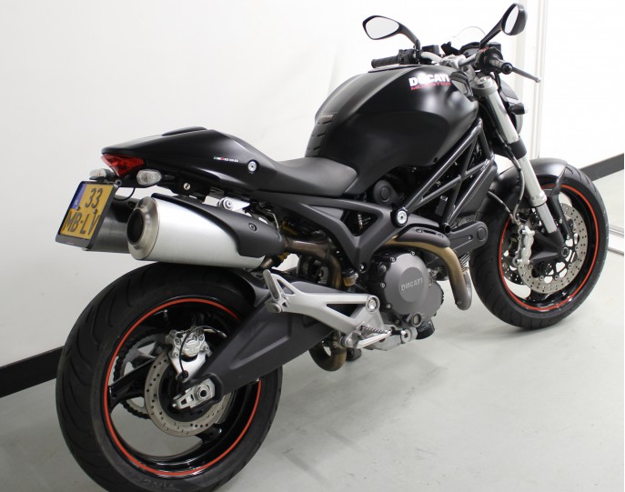 DUCATI  MONSTER 696 ABS