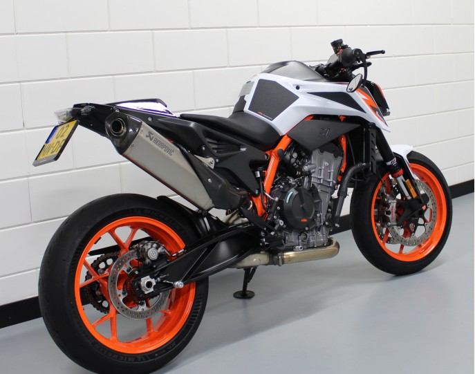 KTM 890 DUKE R