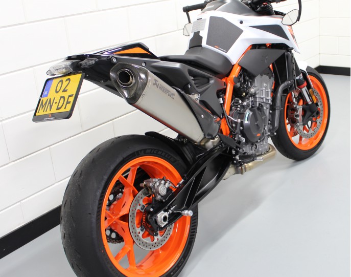 KTM 890 DUKE R