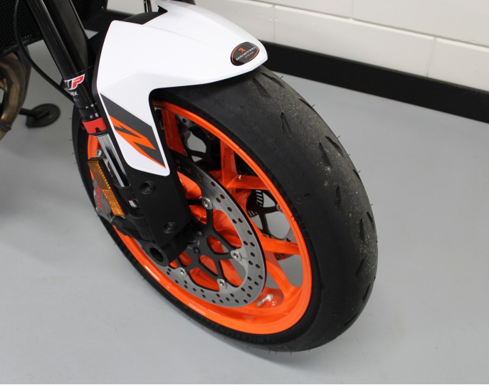 KTM 890 DUKE R