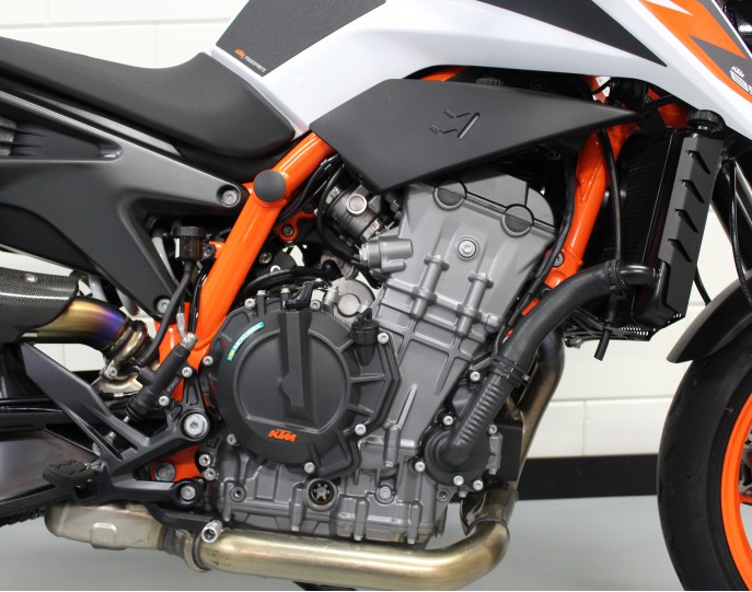 KTM 890 DUKE R