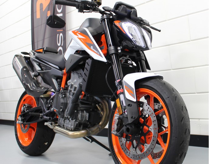 KTM 890 DUKE R