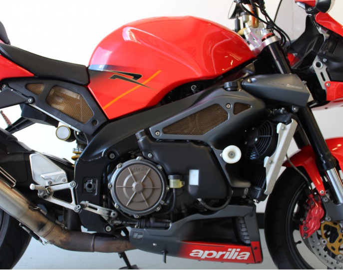 APRILIA TUONO 1000