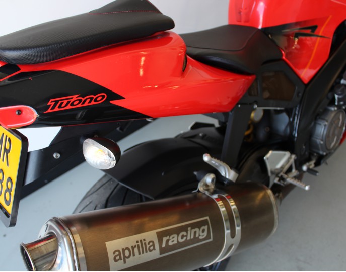 APRILIA TUONO 1000