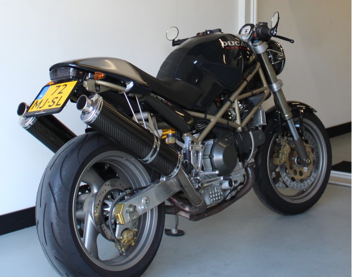 DUCATI MONSTER 900