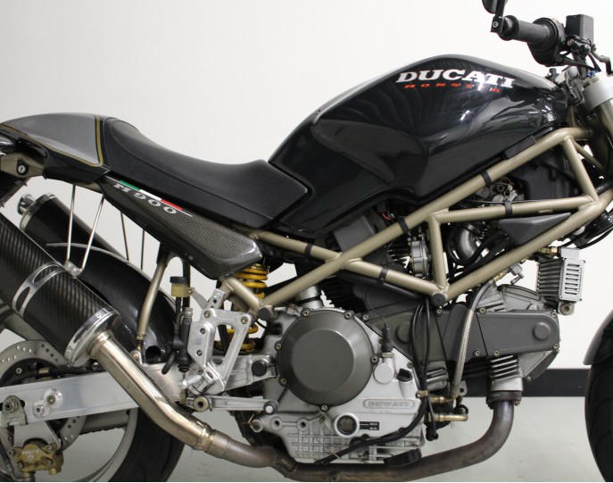 DUCATI MONSTER 900