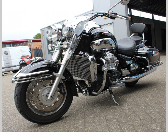 TRIUMPH ROCKET III TOURING