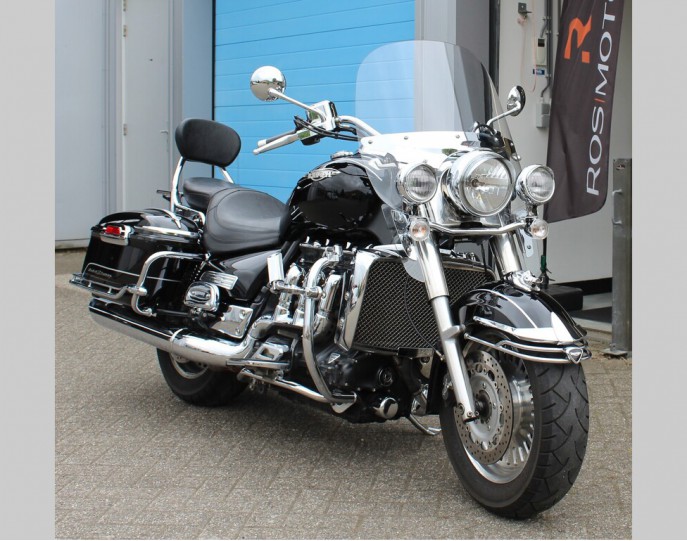 TRIUMPH ROCKET III TOURING