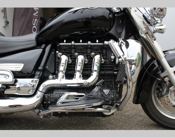 TRIUMPH ROCKET III TOURING