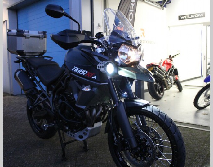 TRIUMPH TIGER 800 XCA