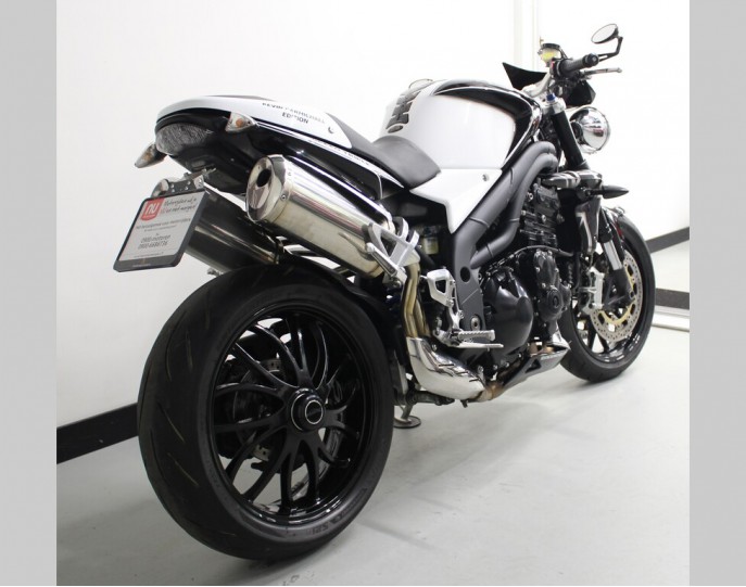 TRIUMPH SPEED TRIPLE 1050