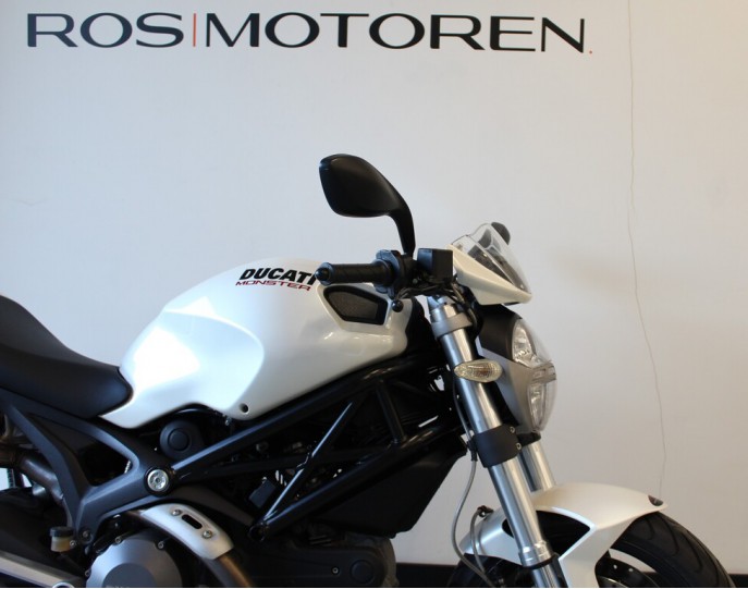 DUCATI MONSTER 696