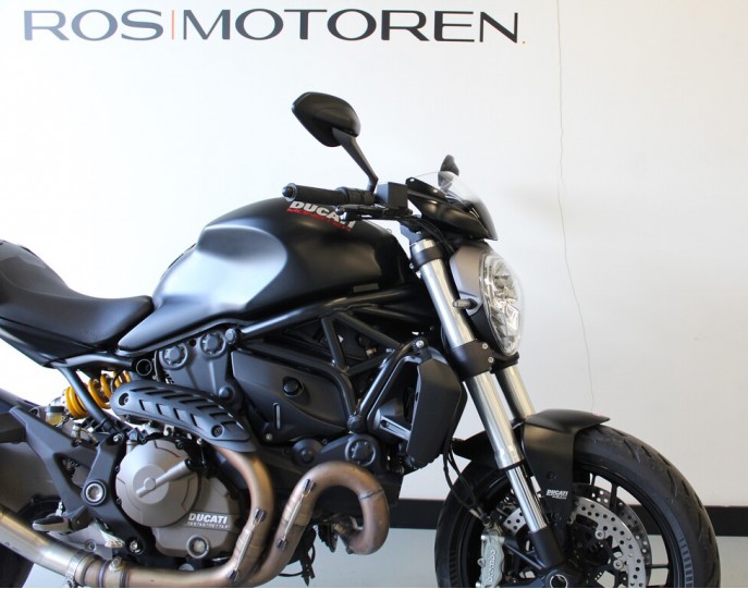 DUCATI MONSTER 821 DARK