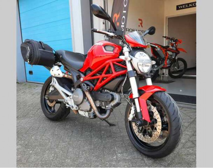 DUCATI MONSTER 696 ABS