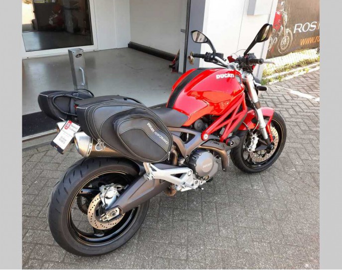 DUCATI MONSTER 696 ABS