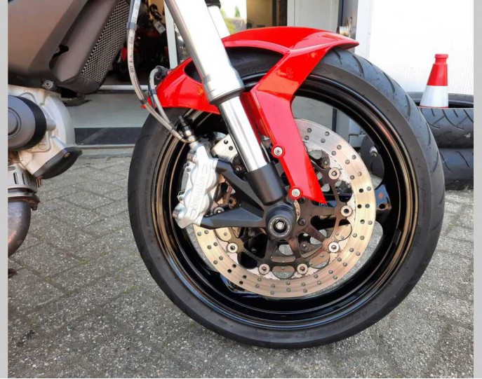 DUCATI MONSTER 696 ABS