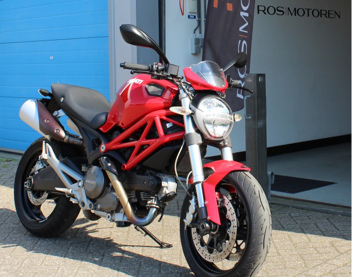 DUCATI MONSTER 696