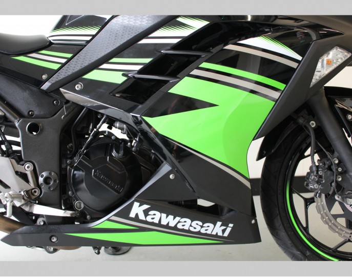 KAWASAKI NINJA 300