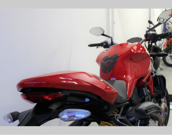 DUCATI MONSTER 821