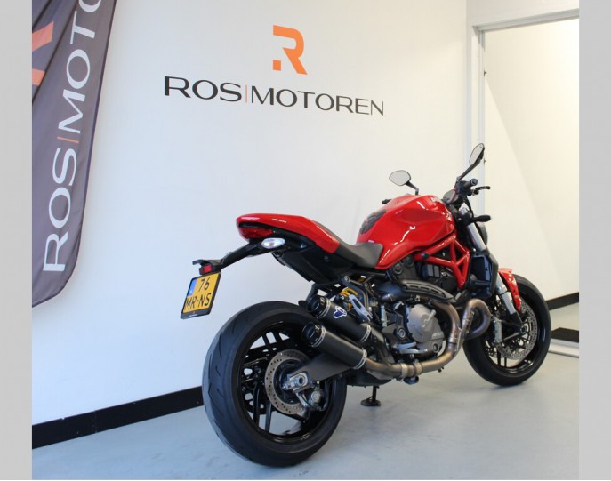 DUCATI MONSTER 821