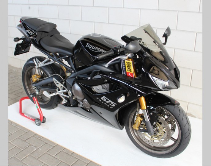 TRIUMPH  DAYTONA 675