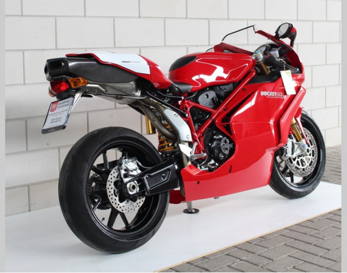 DUCATI  999 S