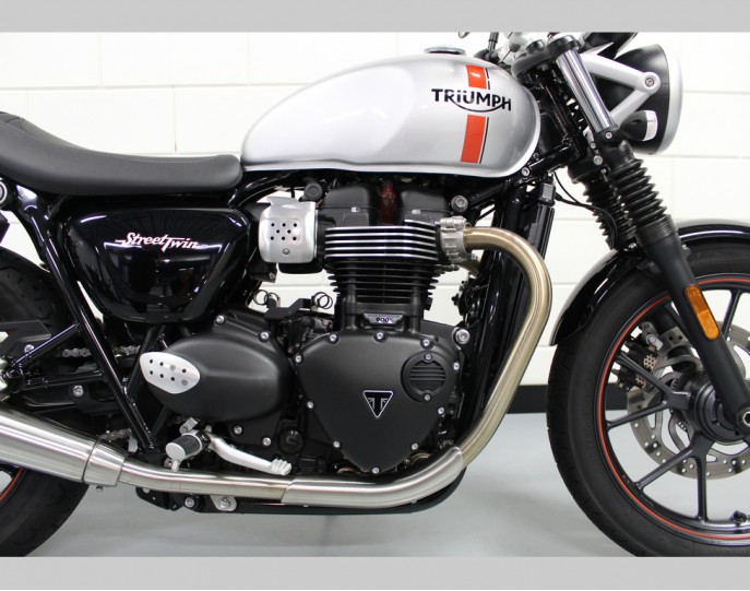 TRIUMPH  STREET TWIN